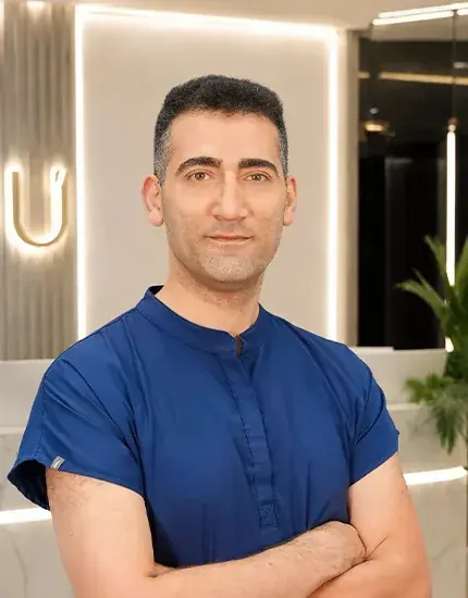 Dr Cüneyt Kara, Dermatolog – klinika przeszczepu włosów Estepera w Stambule